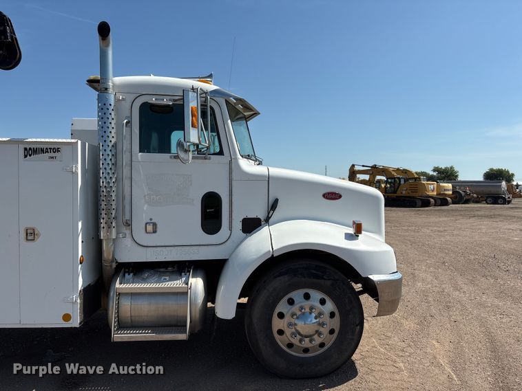 image for item NM9805 2000 Peterbilt 330 Service Truck