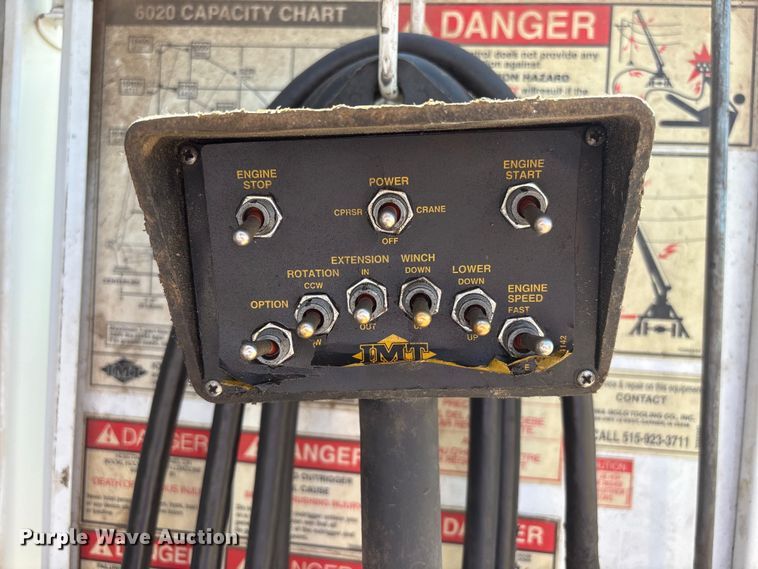 image for item NM9805 2000 Peterbilt 330 Service Truck