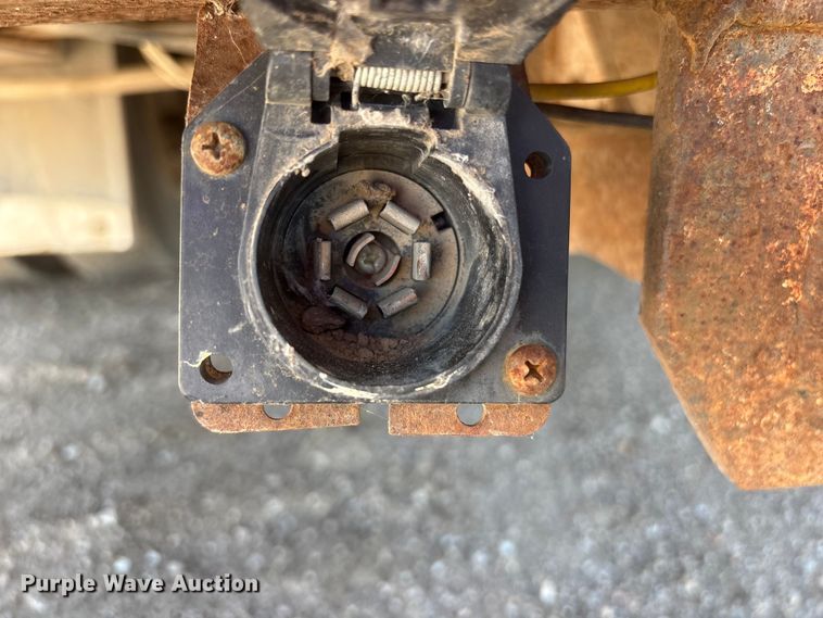 image for item NM9805 2000 Peterbilt 330 Service Truck