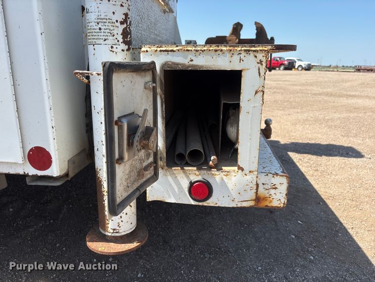 image for item NM9805 2000 Peterbilt 330 Service Truck
