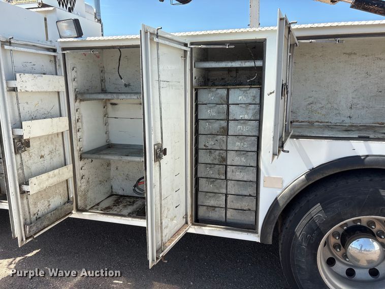 image for item NM9805 2000 Peterbilt 330 Service Truck