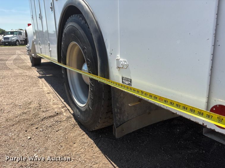 image for item NM9805 2000 Peterbilt 330 Service Truck