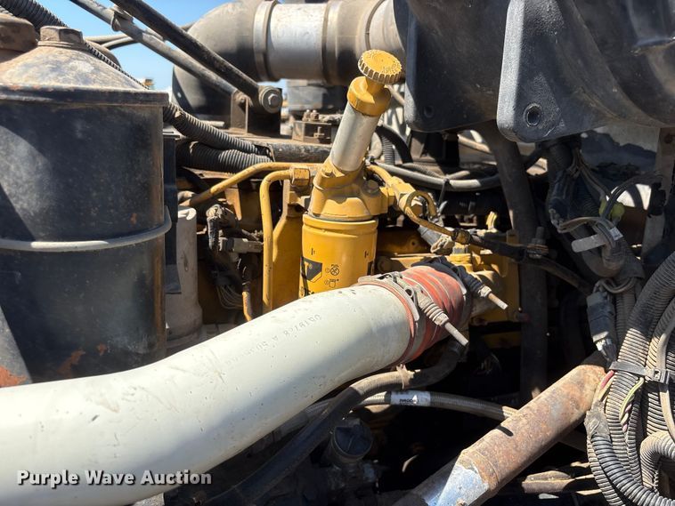 image for item NM9805 2000 Peterbilt 330 Service Truck