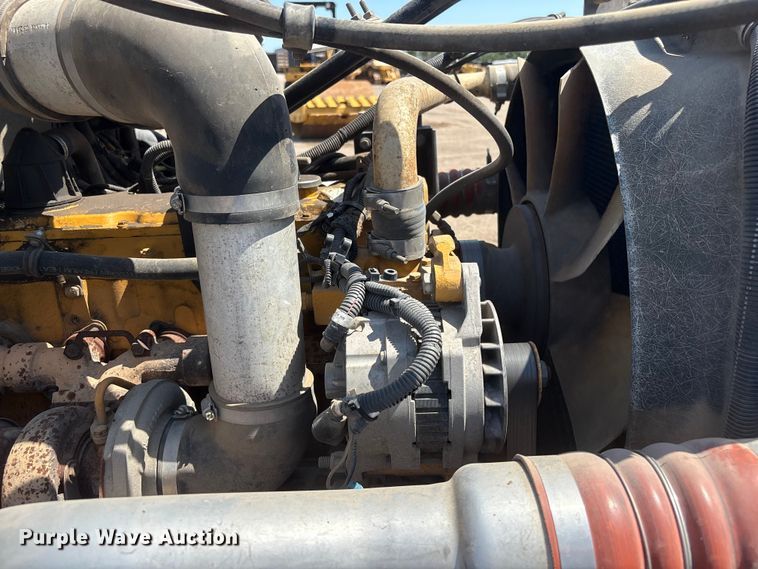 image for item NM9805 2000 Peterbilt 330 Service Truck