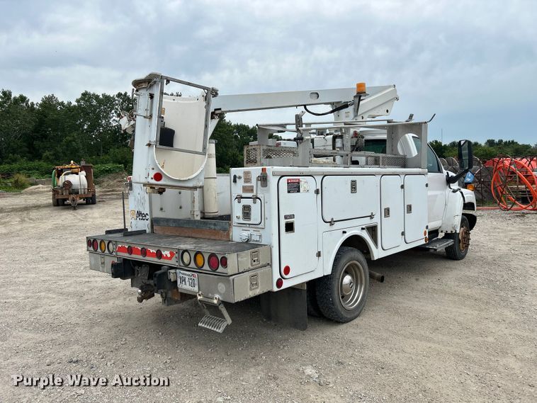image for item NM9828 2005 Chevrolet C4500 bucket truck