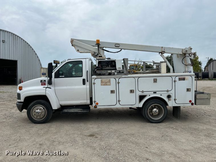 image for item NM9828 2005 Chevrolet C4500 bucket truck