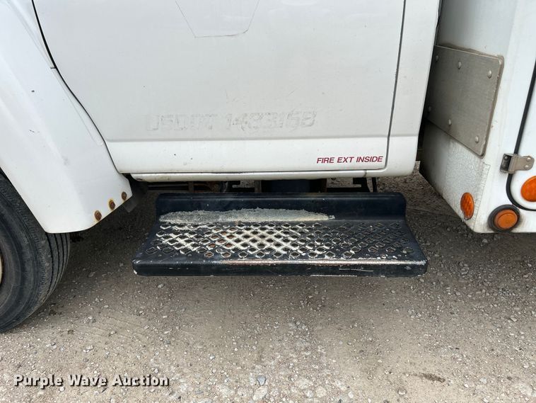 image for item NM9828 2005 Chevrolet C4500 bucket truck