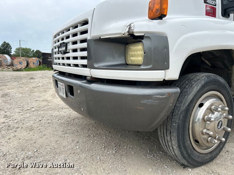 image for item NM9828 2005 Chevrolet C4500 bucket truck