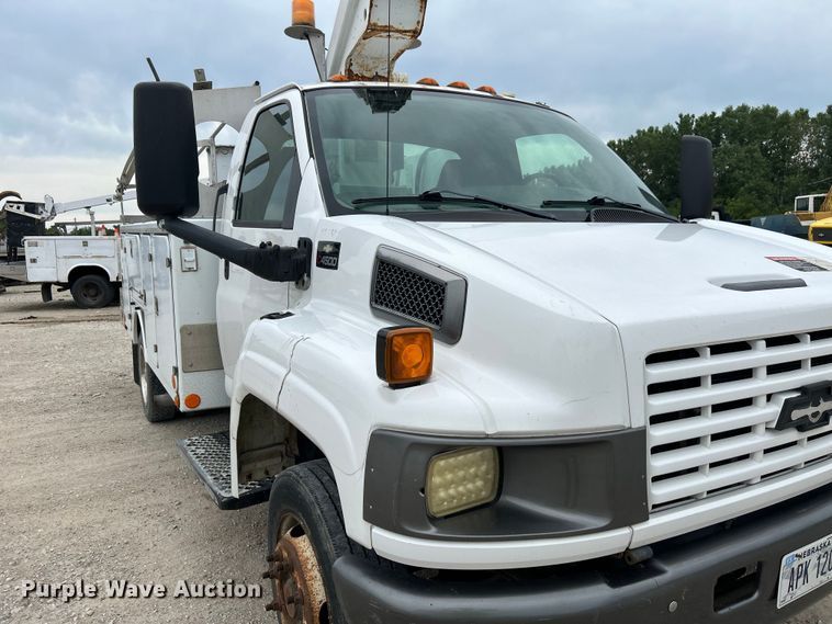 image for item NM9828 2005 Chevrolet C4500 bucket truck