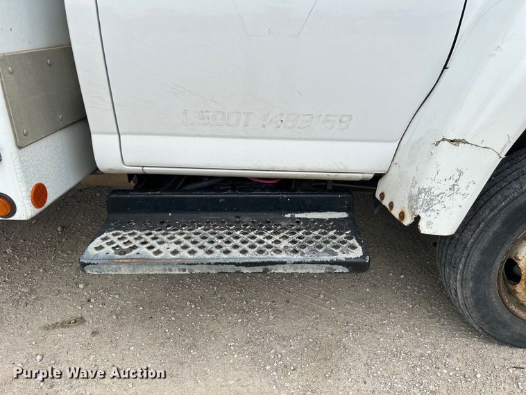 image for item NM9828 2005 Chevrolet C4500 bucket truck
