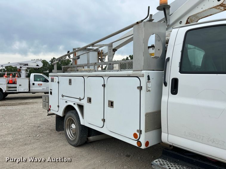 image for item NM9828 2005 Chevrolet C4500 bucket truck