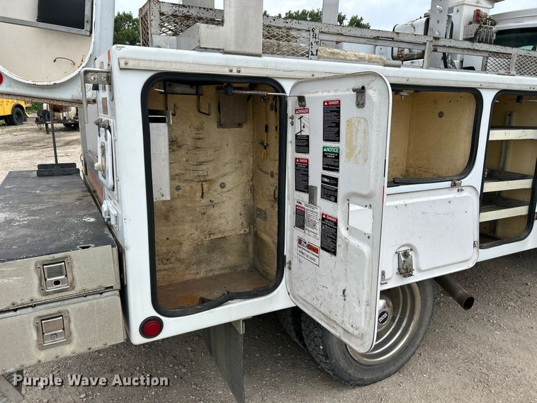 image for item NM9828 2005 Chevrolet C4500 bucket truck