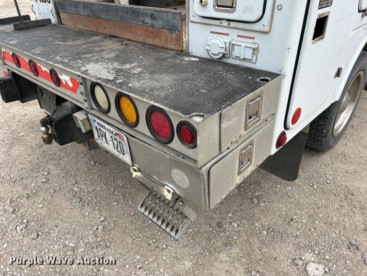 image for item NM9828 2005 Chevrolet C4500 bucket truck