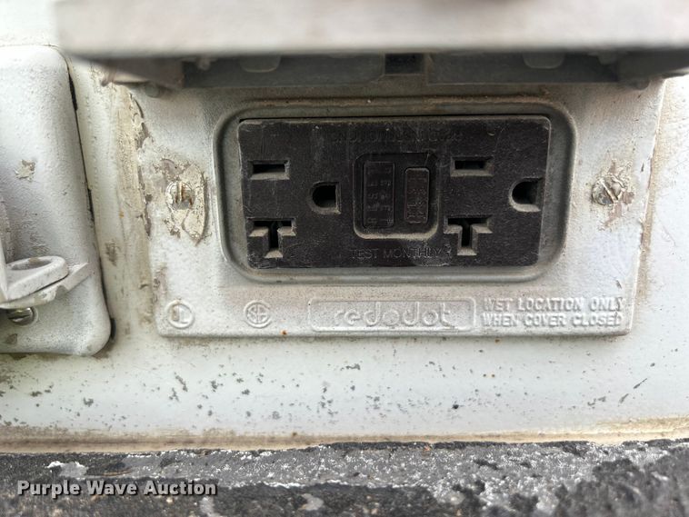 image for item NM9828 2005 Chevrolet C4500 bucket truck