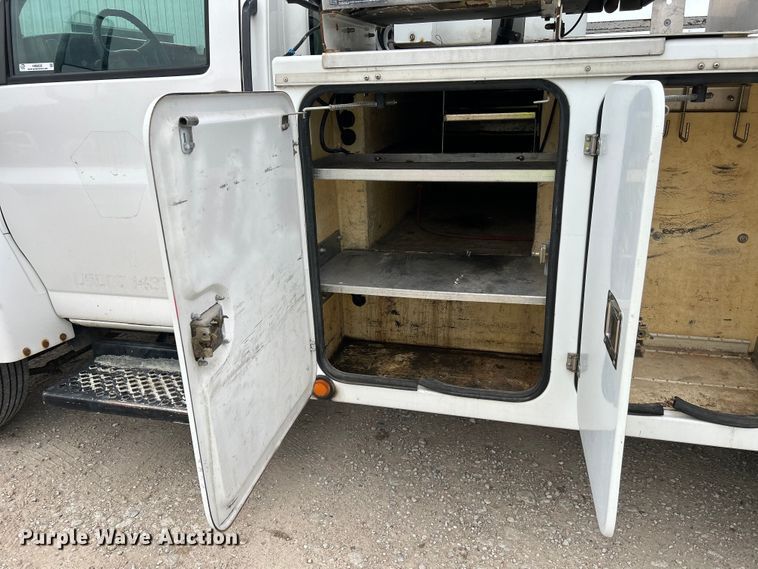 image for item NM9828 2005 Chevrolet C4500 bucket truck