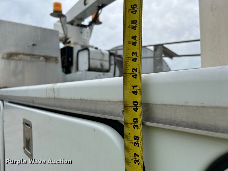 image for item NM9828 2005 Chevrolet C4500 bucket truck