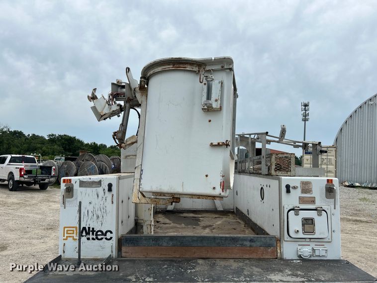image for item NM9828 2005 Chevrolet C4500 bucket truck