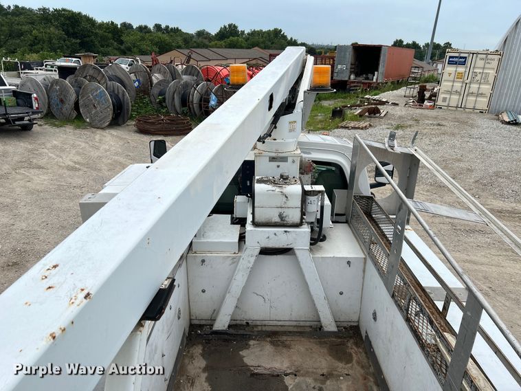 image for item NM9828 2005 Chevrolet C4500 bucket truck
