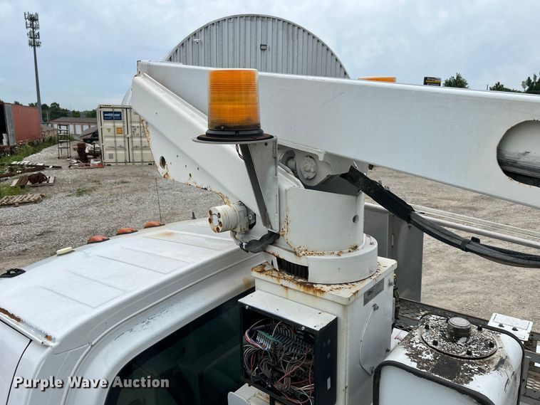 image for item NM9828 2005 Chevrolet C4500 bucket truck