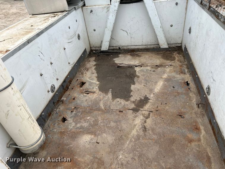 image for item NM9828 2005 Chevrolet C4500 bucket truck