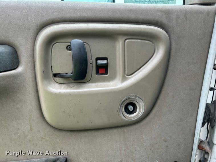image for item NM9828 2005 Chevrolet C4500 bucket truck