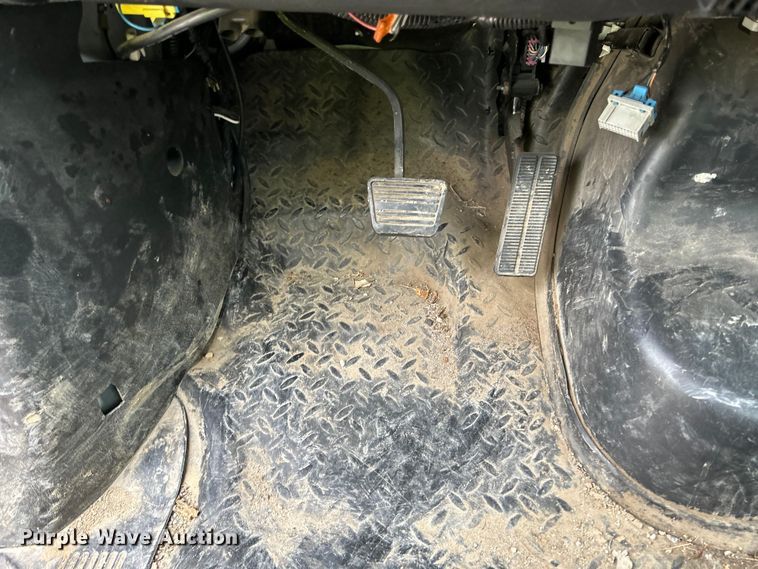 image for item NM9828 2005 Chevrolet C4500 bucket truck