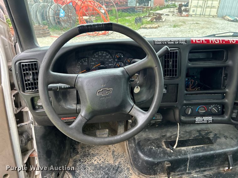 image for item NM9828 2005 Chevrolet C4500 bucket truck