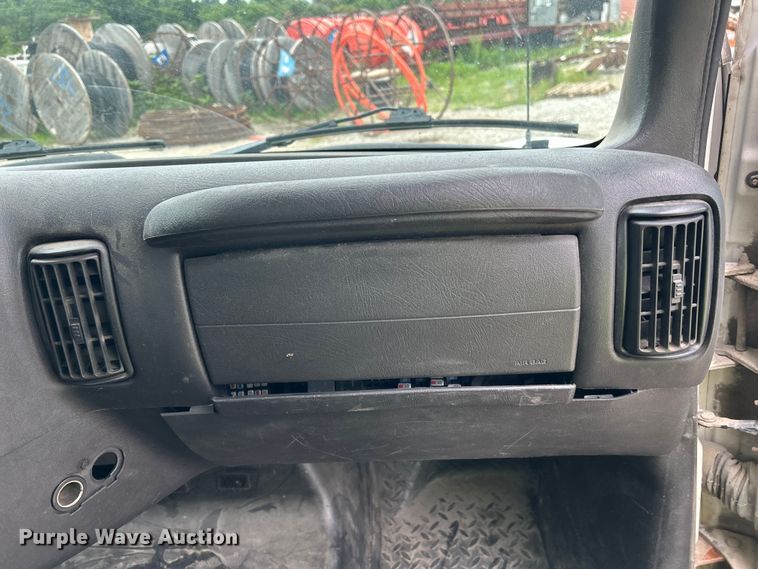 image for item NM9828 2005 Chevrolet C4500 bucket truck