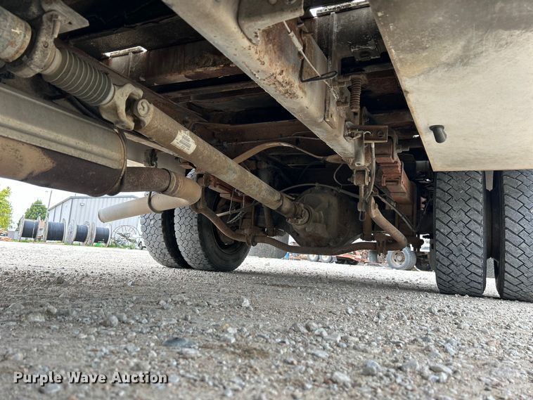 image for item NM9828 2005 Chevrolet C4500 bucket truck