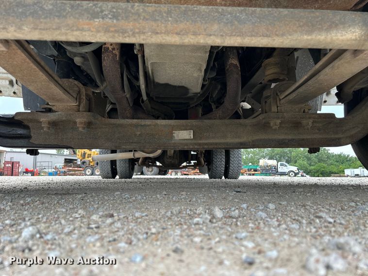 image for item NM9828 2005 Chevrolet C4500 bucket truck