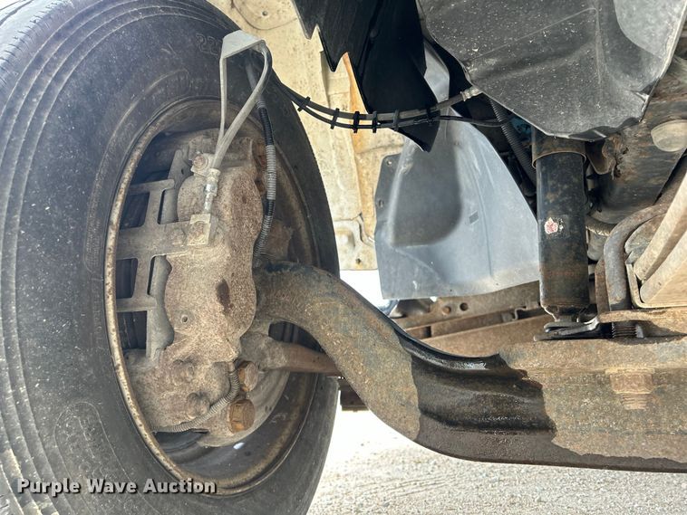 image for item NM9828 2005 Chevrolet C4500 bucket truck