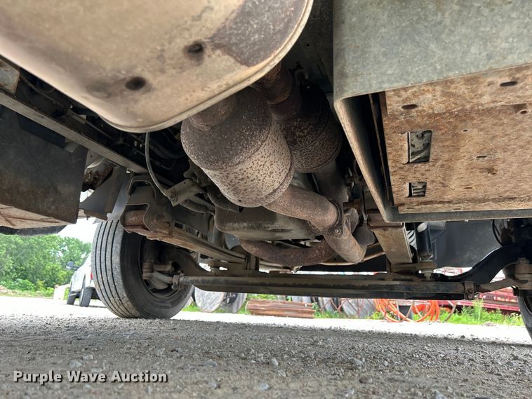 image for item NM9828 2005 Chevrolet C4500 bucket truck