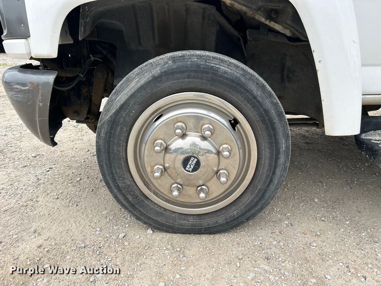 image for item NM9828 2005 Chevrolet C4500 bucket truck