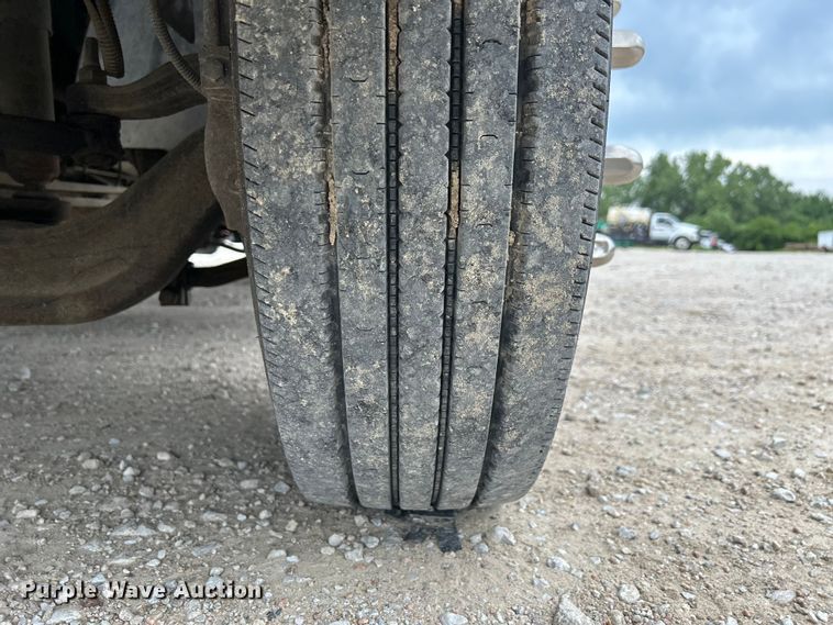 image for item NM9828 2005 Chevrolet C4500 bucket truck