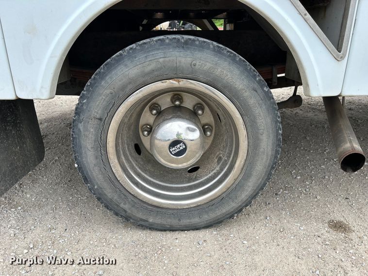 image for item NM9828 2005 Chevrolet C4500 bucket truck