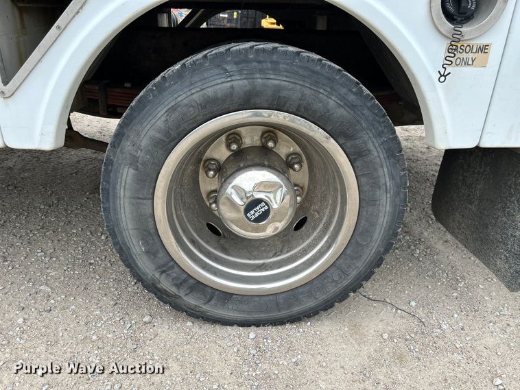 image for item NM9828 2005 Chevrolet C4500 bucket truck