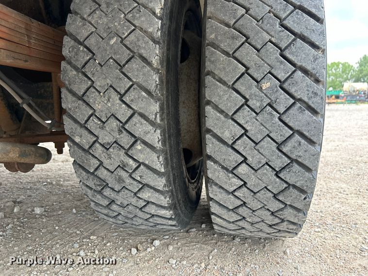 image for item NM9828 2005 Chevrolet C4500 bucket truck