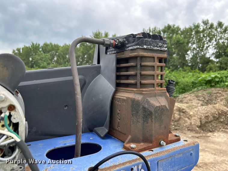 image for item NM9829 Hausfeld VT619503AJ air compressor