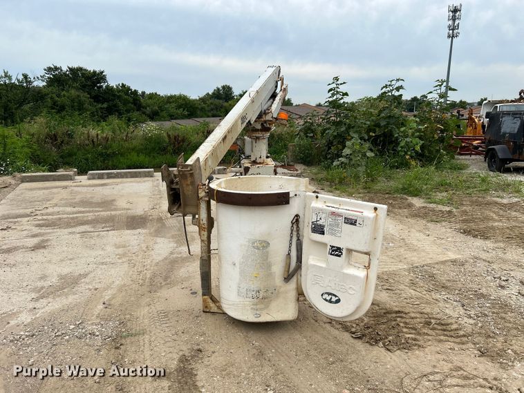 image for item NM9830 Altec 200A boom lift