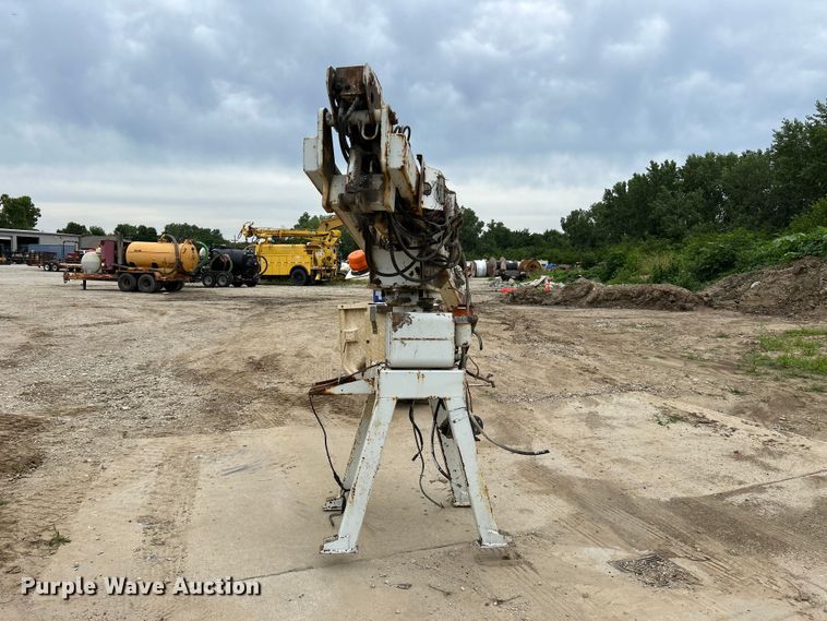 image for item NM9830 Altec 200A boom lift