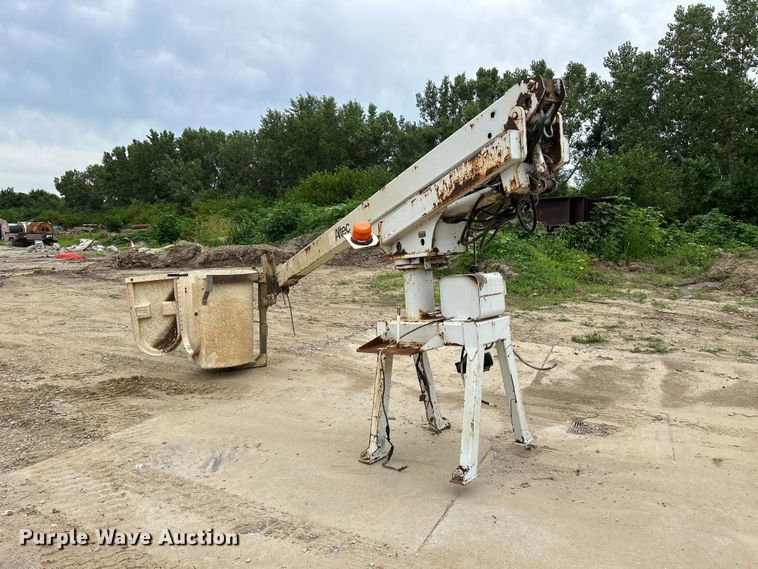 image for item NM9830 Altec 200A boom lift