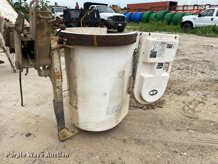 image for item NM9830 Altec 200A boom lift