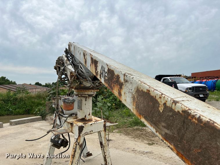 image for item NM9830 Altec 200A boom lift