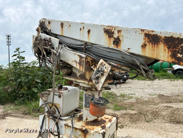 image for item NM9830 Altec 200A boom lift