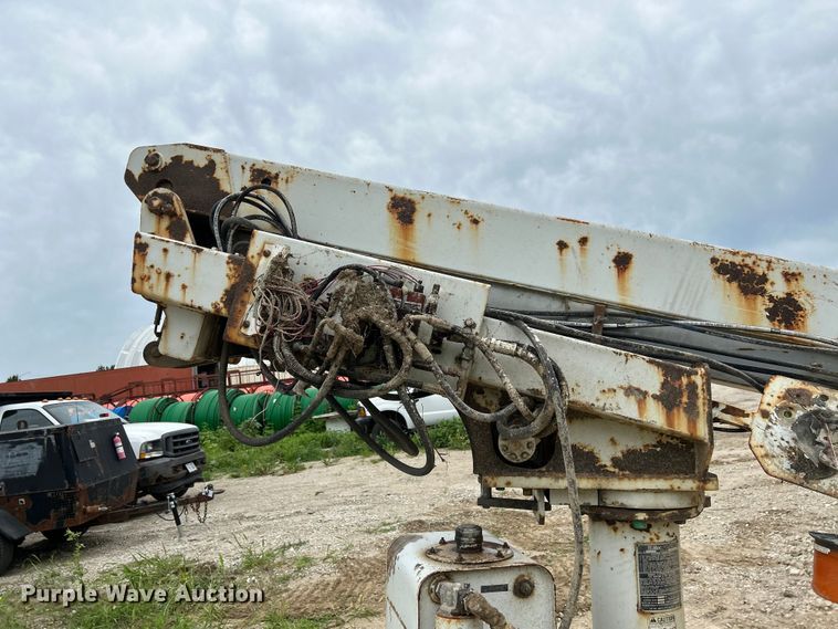 image for item NM9830 Altec 200A boom lift