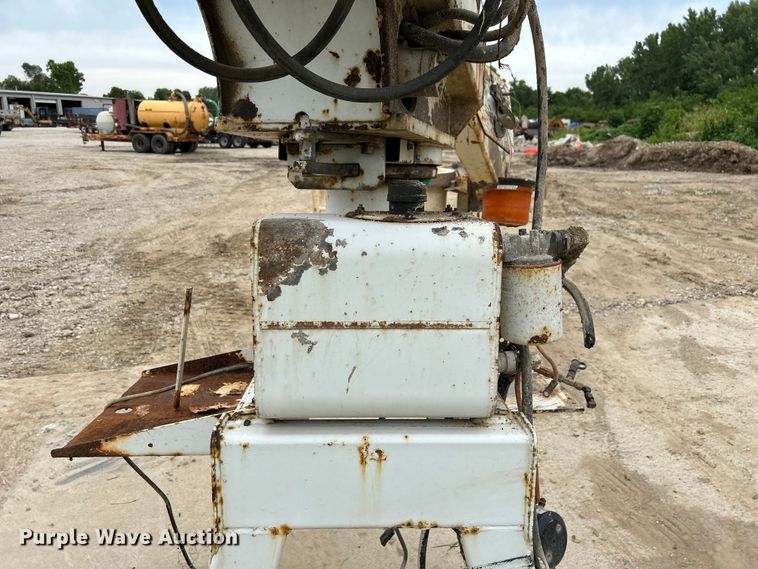 image for item NM9830 Altec 200A boom lift