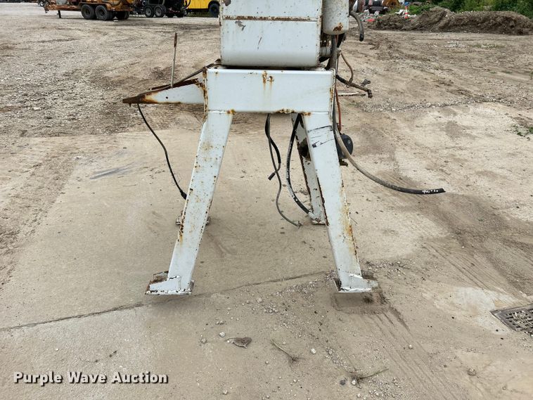 image for item NM9830 Altec 200A boom lift