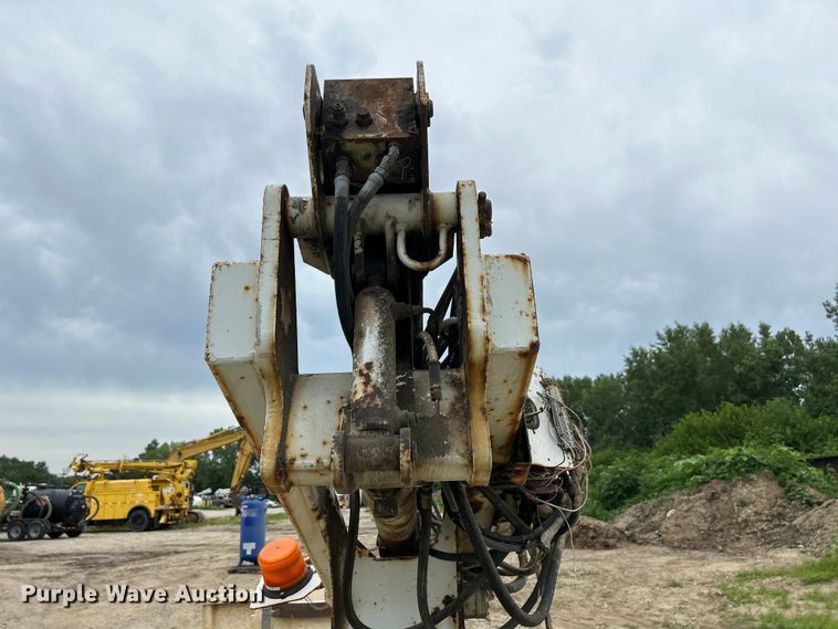 image for item NM9830 Altec 200A boom lift