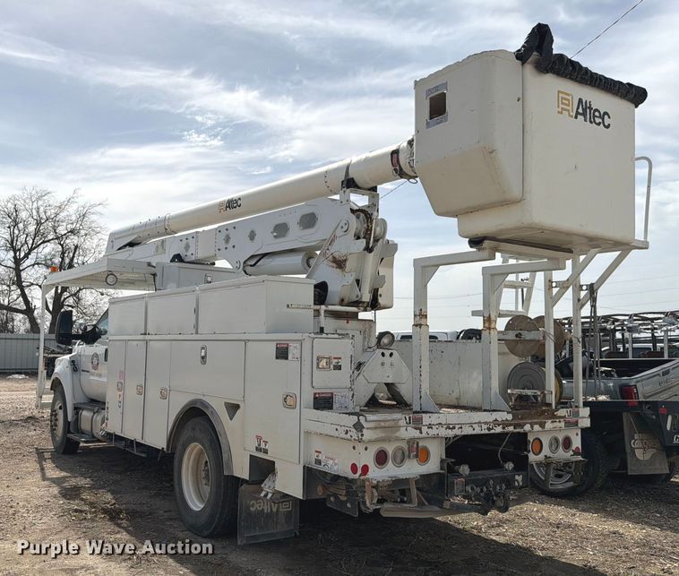 image for item YA2550 2017 Ford F750 Super Duty bucket truck