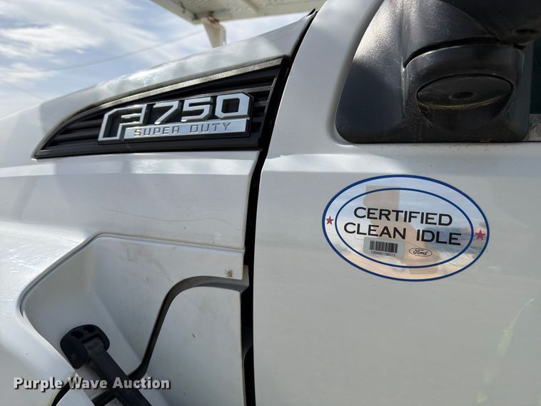 image for item YA2550 2017 Ford F750 Super Duty bucket truck